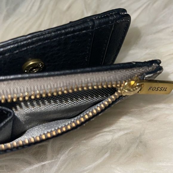 Sold 😀Fossil logan Zip small RFID Blocking snakeskin bifold wallet - Picture 6 of 10